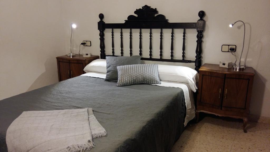Hostal Moline Bruguera Bagian luar foto