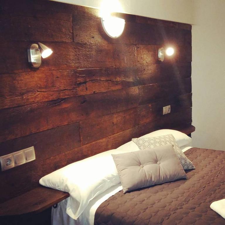 Hostal Moline Bruguera Bagian luar foto