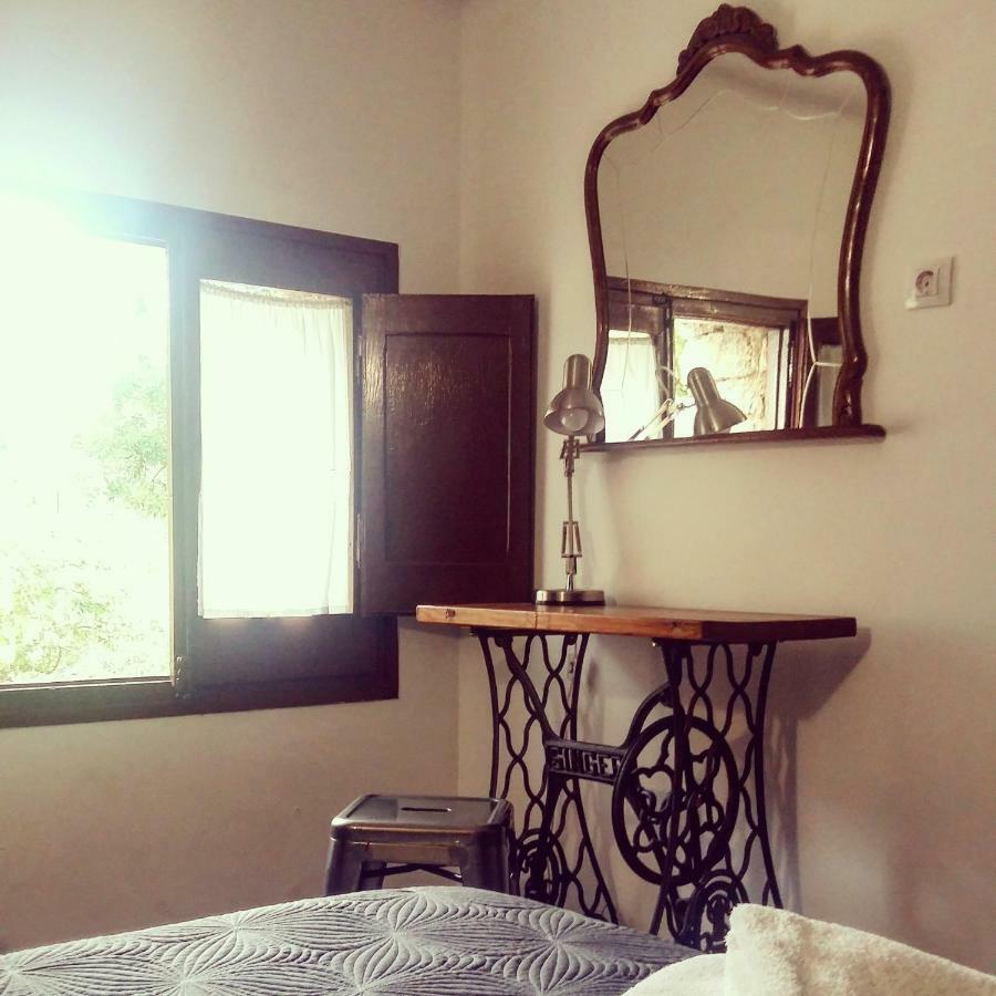 Hostal Moline Bruguera Bagian luar foto